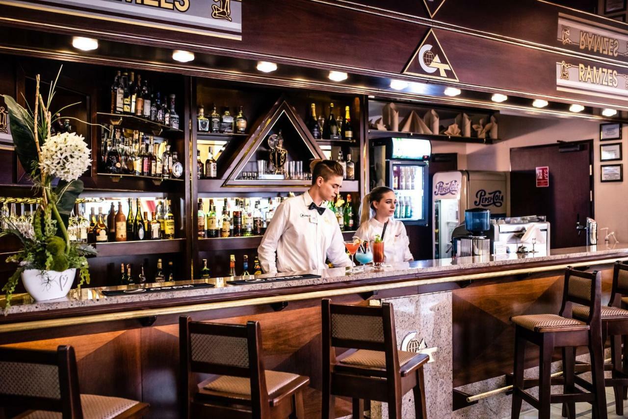 Piramida Park Hotel & Wellness Tychy Bagian luar foto